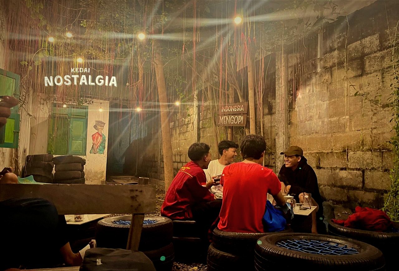 Kedai Nostalgia Bojonegoro, Kafe Retro yang Sukses Curi Perhatian