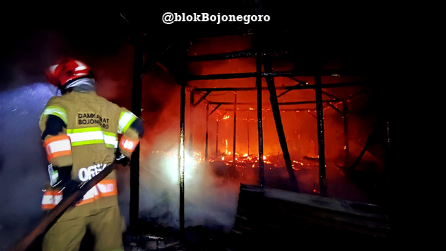Tiga Rumah Warga Bojonegoro Terbakar, Kerugian Capai Rp245 Juta