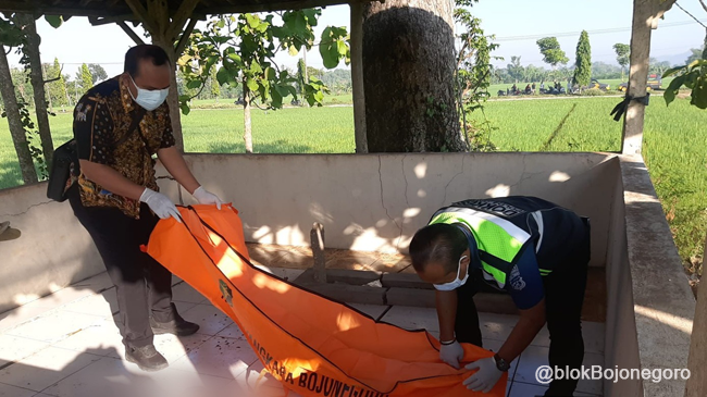 Warga Tuban Ditemukan Meninggal di Makam Bojonegoro