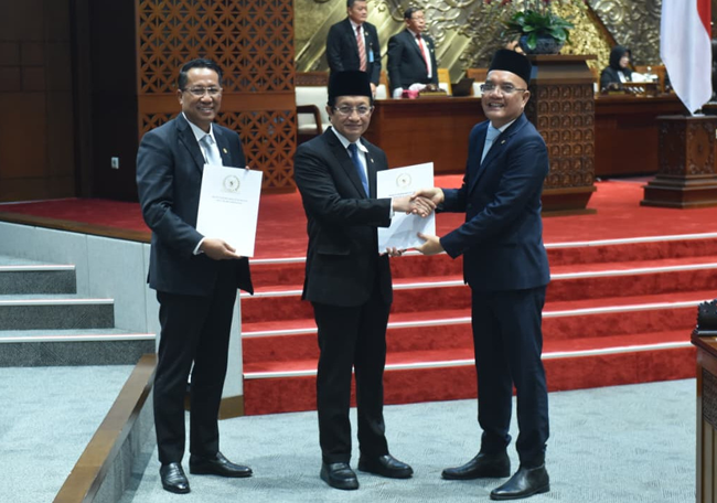 DPR Sahkan Revisi UU tentang Penyelenggaraan Ibadah Haji dan Umrah