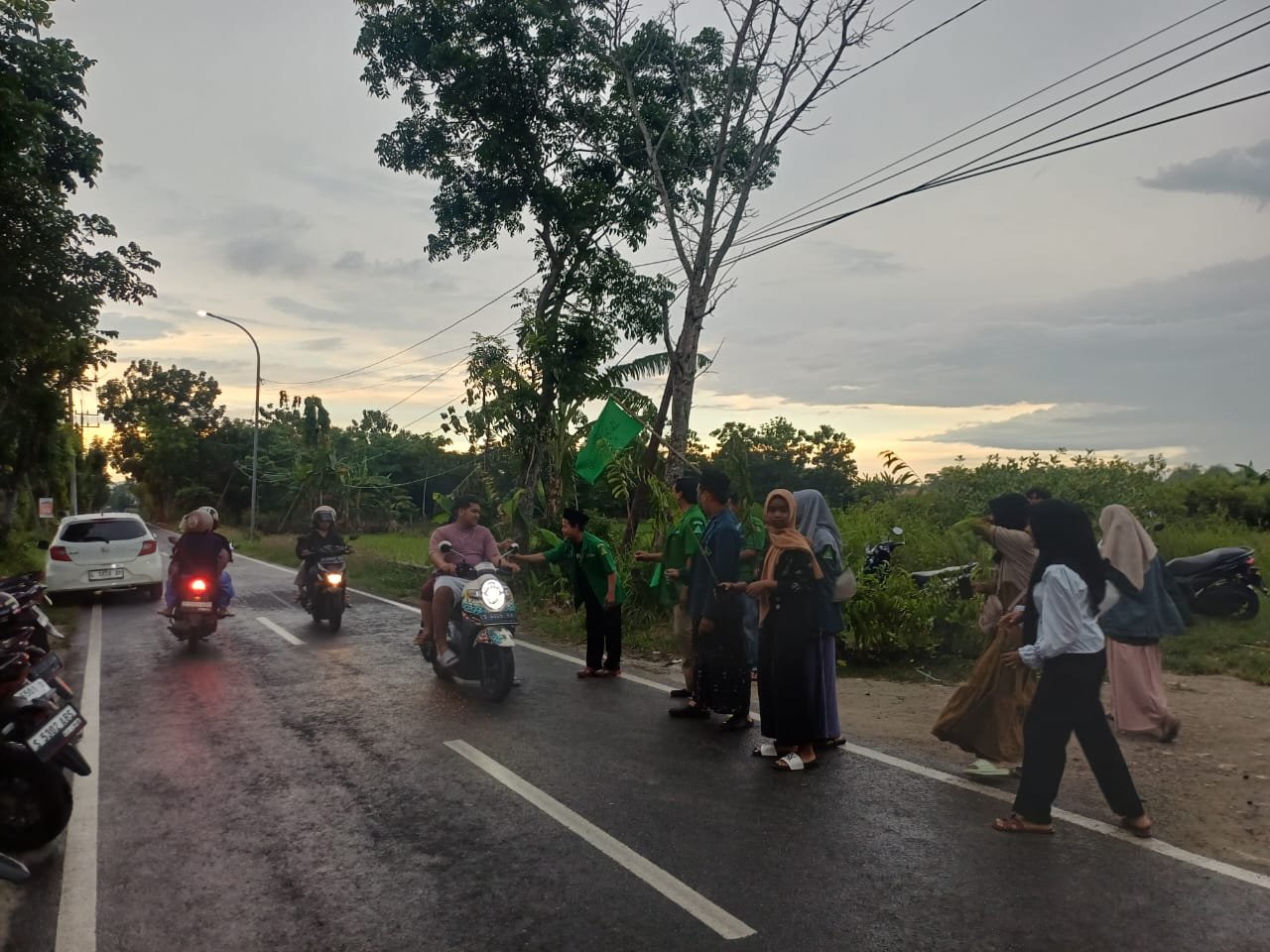 Gerakan Santri Jaga Alam, 1000 Bibit Pohon Ditanam di Campurejo Bojonegoro