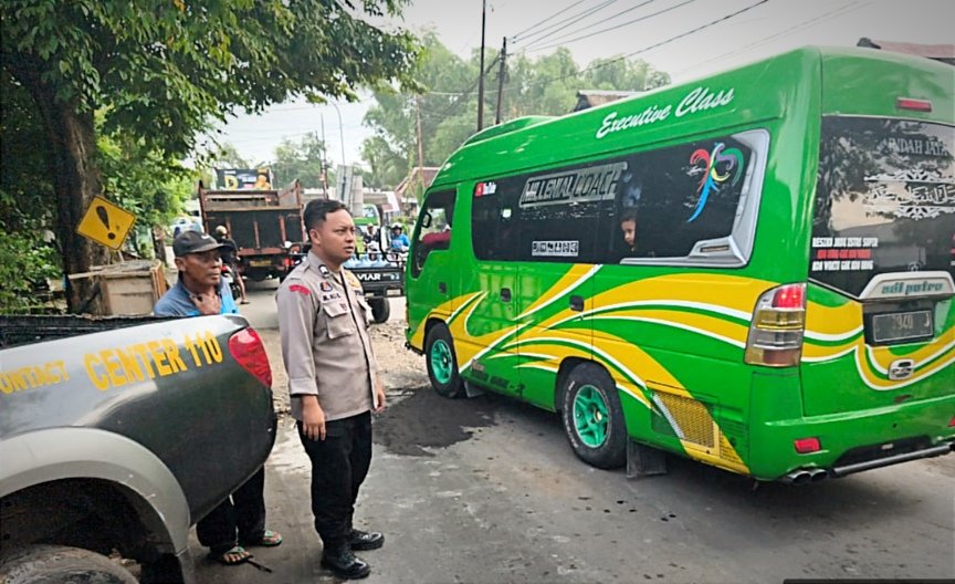 Terpleset Jalan Licin, Bocah 10 Tahun di Bojonegoro Meregang Nyawa Usai Terlindas Truk