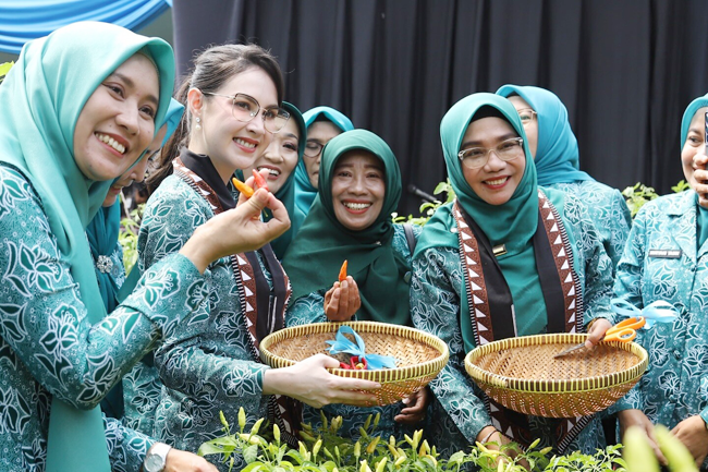 Arumi Bachsin, Ketua TP PKK Jawa Timur Apresiasi PKK di Guyangan Bojonegoro