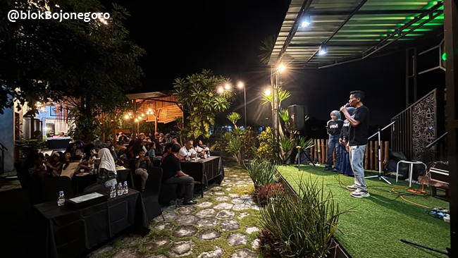 Tasyakuran dan Anugerah di Ultah ke 2 D'Konco Cafe