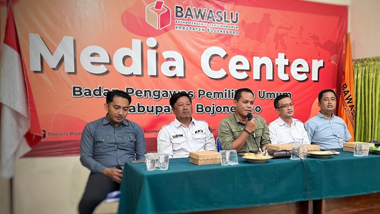 Bawaslu Bojonegoro Evaluasi Pengawasan PDPB Triwulan IV, Temukan 100 Data Pemilih Bermasalah