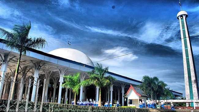 Datang ke Masjid Hanya untuk Menumpang Toilet, Bolehkah?