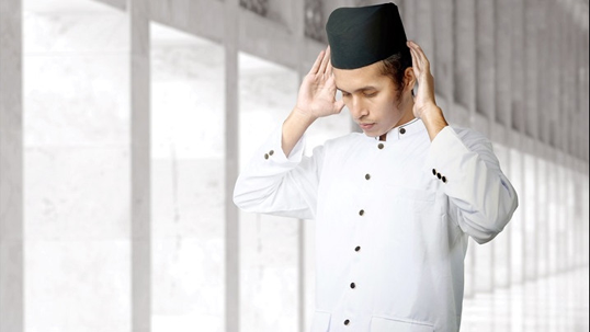 Khusyuk dalam Salat, Inilah Definisi Lengkapnya!
