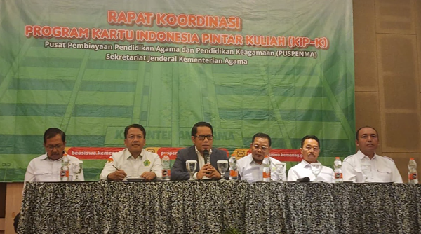 Rp1,6 Triliun KIP Kuliah, Sekjen Kemenag Minta PTK Siapkan Beasiswa Mahasiswa Asing dan Warga Sekitar Kampus