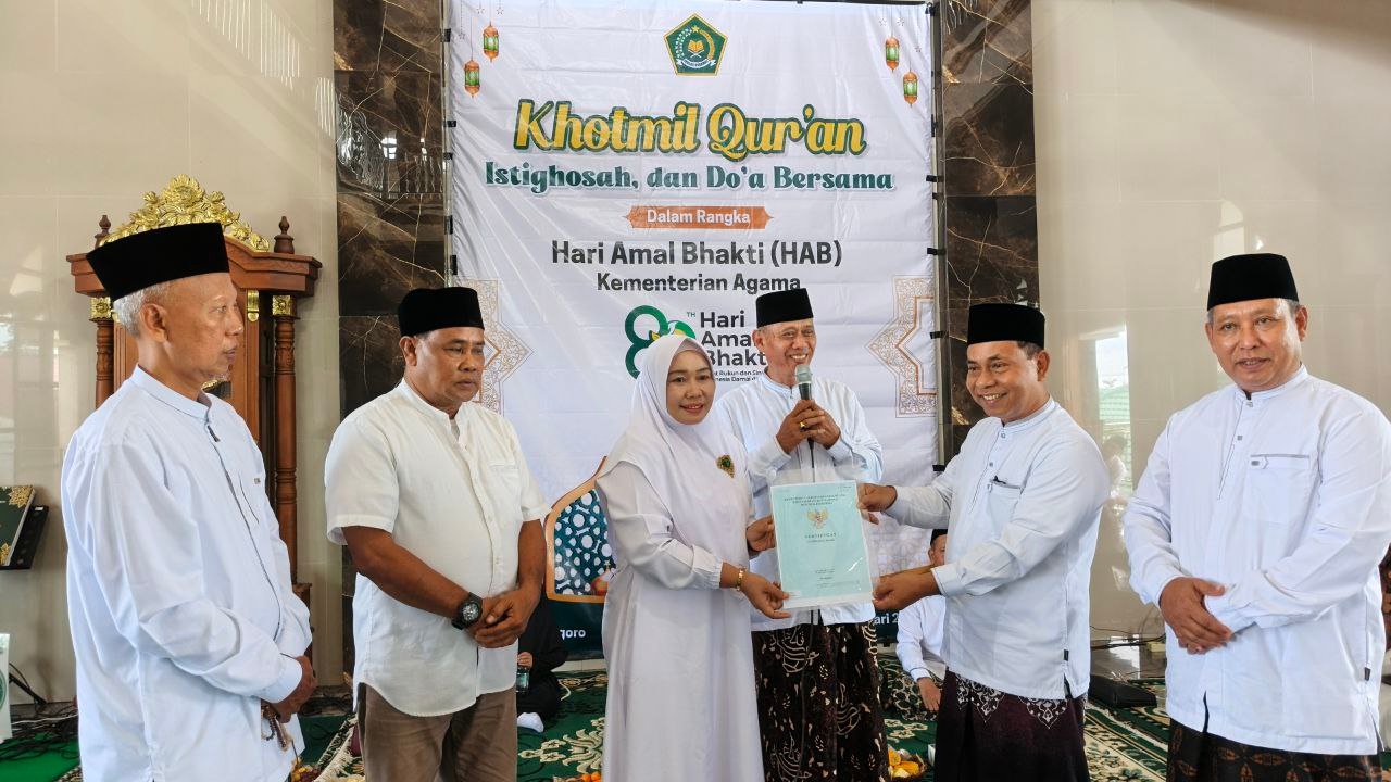 Awal Tahun Penuh Berkah, Kemenag Terima Hibah Tanah untuk KUA Gayam
