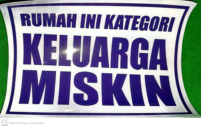 Hayo..! Stiker Miskin di Rumah Warga Penerima Bantuan Sosial Bojonegoro Mulai Dipasang