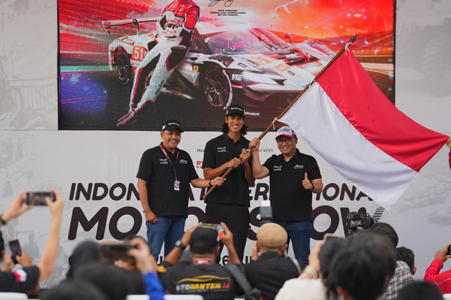 Bersama dengan AF Corse 51 dan Sean Gelael,...