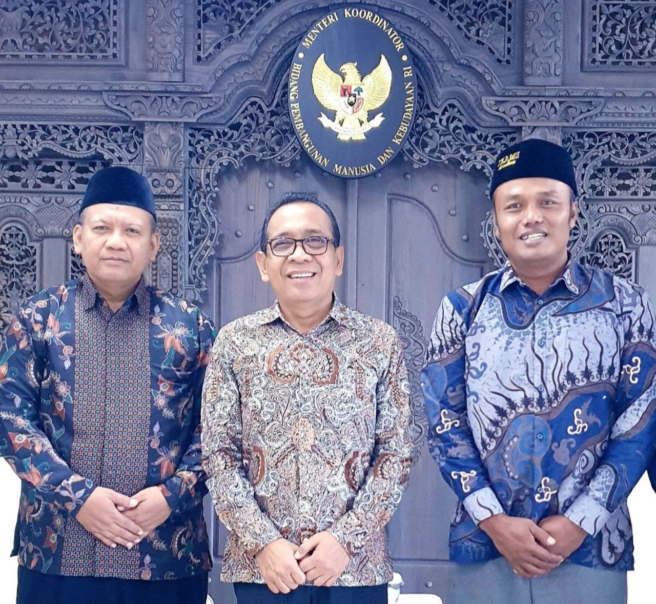 Menko PMK Tegaskan Sekolah Tetap Tatap Muka, Daring...