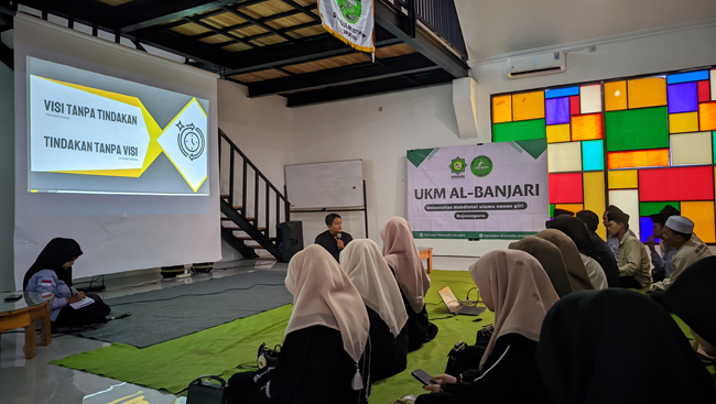 Delapan Tahun Berkiprah, UKM Al-Banjari Syauqul Musthofa Unugiri...