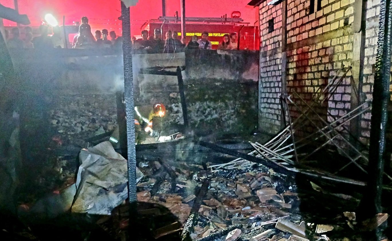 Listrik Padam Berujung Kebakaran, Rumah Warga Bojonegoro Ludes...
