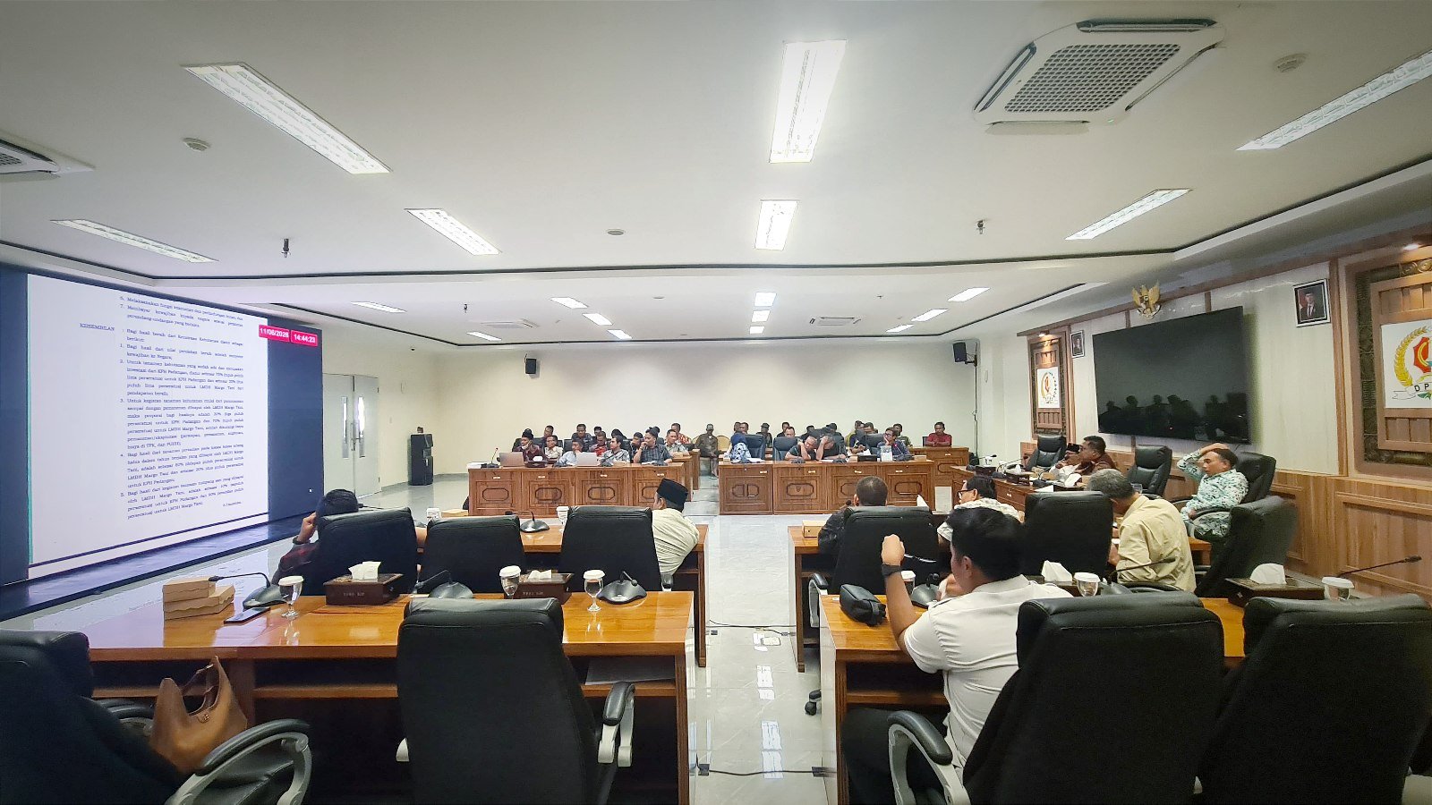 DPRD Bojonegoro Cari Titik Temu Polemik Santunan Warga...