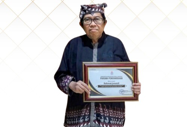 Terima Penghargaan ASN Inspiratif dari BKN, Rahmat Junaidi...