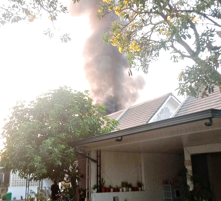 Setelah Subuh, Rumah di Polim Regencey Terbakar, Warga...