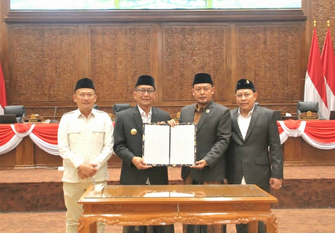 DPRD Bojonegoro Sahkan Raperda Perlindungan Perempuan dan Anak...