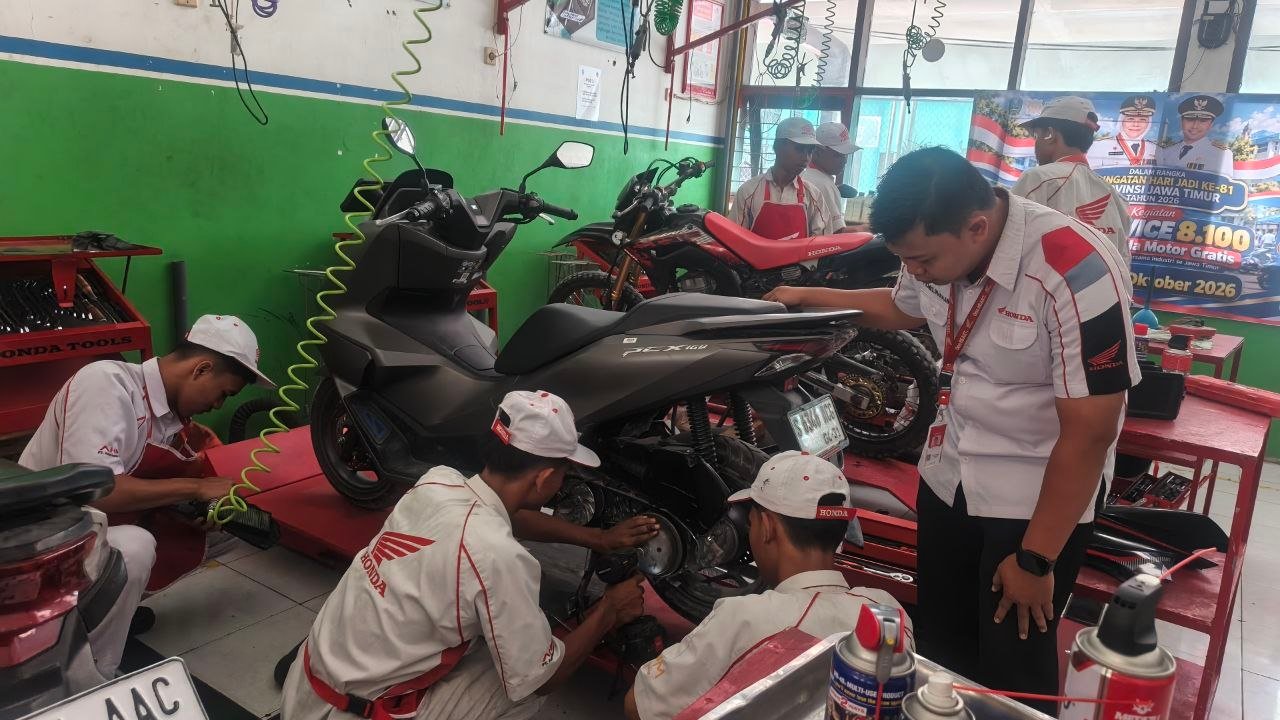 Semarak Hari Jadi ke-81 Jatim, Siswa SMK di...