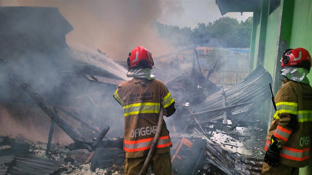 Dinas Damkar Bojonegoro Imbau Warga Periksa Berkala Instalasi Listrik