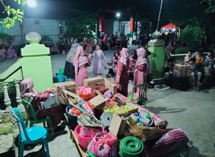 Doorprize Saat Takbir Keliling di TPQ Musala Annur Sarangan