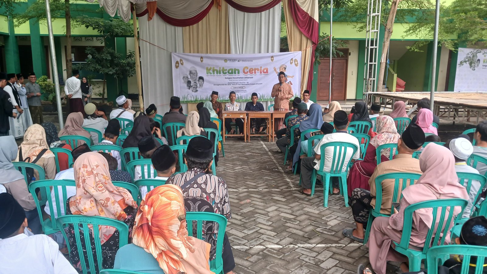 50 Peserta Khitan Ikuti Rangkaian Haul 33 KH. Moh. Sholeh