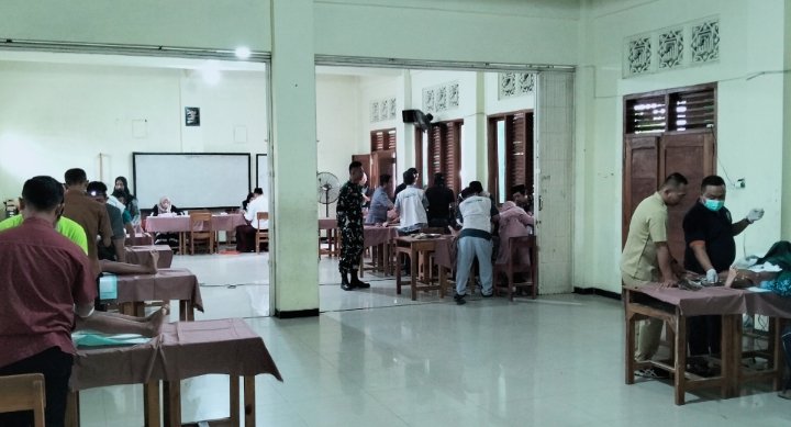 Suasana Khitan Khitanan Massal oleh Satgas Kesehatan Attanwir