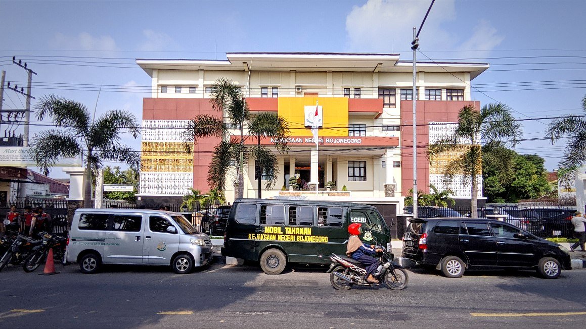 Menunggu Tersangka Dua Kasus Dugaan Korupsi yang Ditangani Kejari Bojonegoro