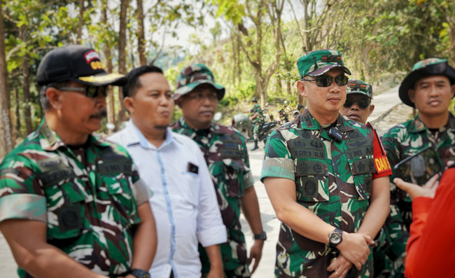 TMMD 125 Bojonegoro Rampungkan Jalan Beton, Gotong Royong Jadi Kunci Bangun Desa