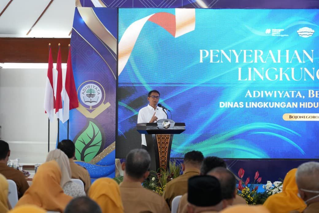 Dorong Aksi Nyata Lingkungan, Pemkab Bojonegoro Serahkan Penghargaan Lingkungan Hidup 2025