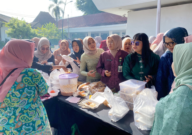 Peringati Hari Ibu, UMKM Perempuan Diserbu Pengunjung