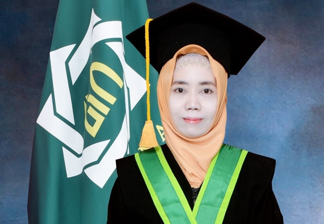 Mimpi Sejak Kecil, Inilah Profil Lulusan MAI Attanwir Jadi Guru Besar Termuda 2025 UINSA