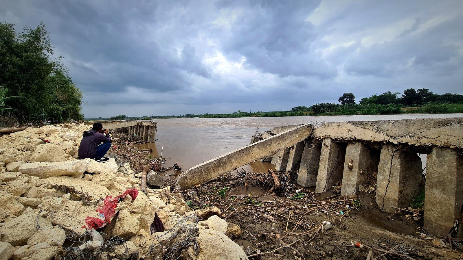 Tebing Bengawan Solo di Bojonegoro Ambrol Lagi, Biaya Perbaikan Capai Rp20 Miliar