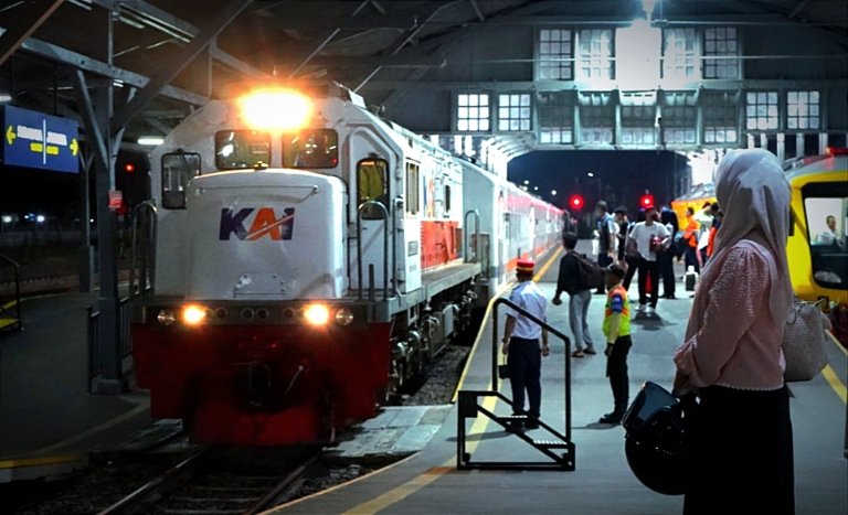 Jalur Pekalongan Banjir, Lima KA dari Stasiun Bojonegoro Dibatalkan