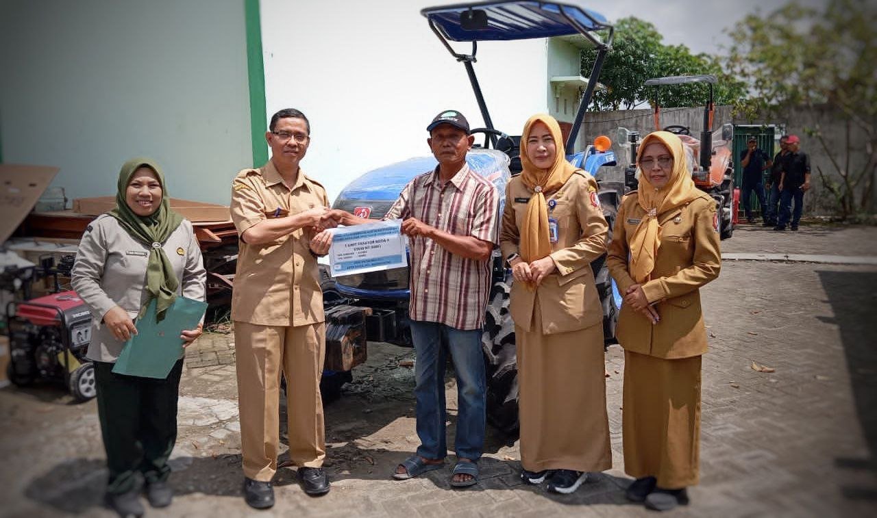 DKPP Bojonegoro Salurkan Traktor dan Drone Pertanian dari Kementan RI
