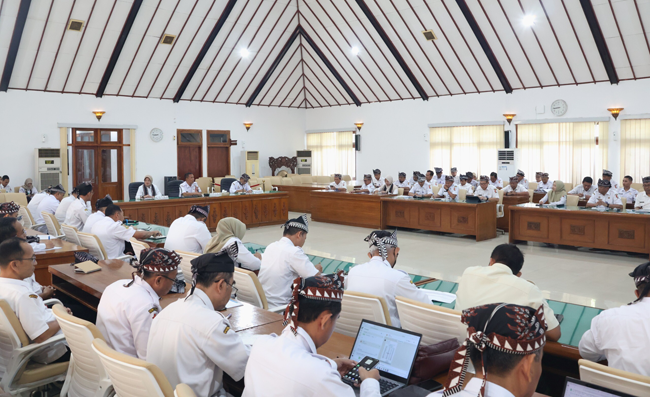 Bupati dan Wabup Bojonegoro Kumpulkan Semua Camat dan...