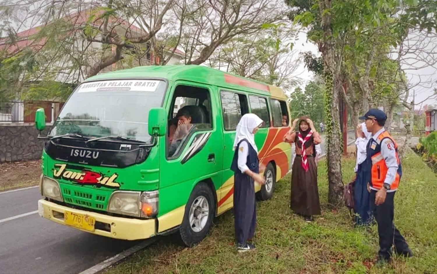 Angkutan Pelajar Gratis Bojonegoro Belum Beroperasi, Dishub Anggarkan...