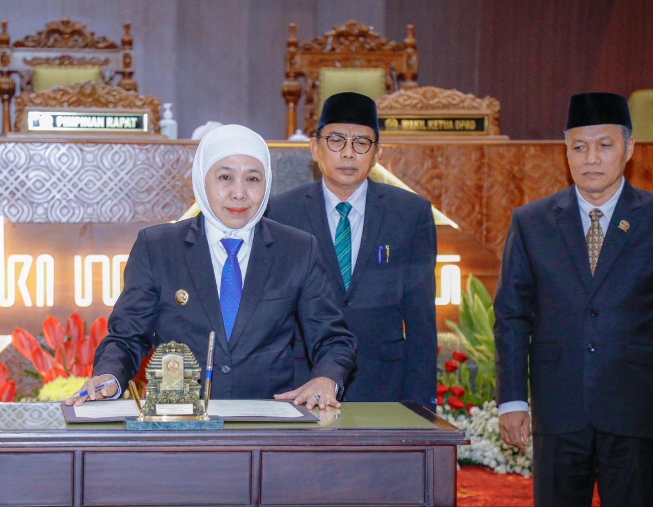 DPRD Jatim Setujui LKPJ 2025, Khofifah Tekankan Pentingnya...
