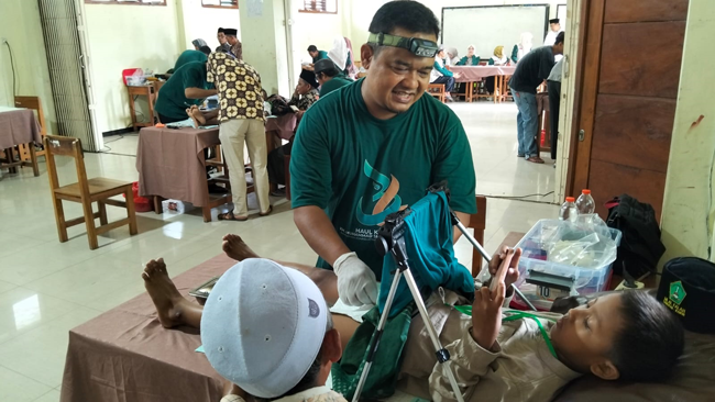 Suasana Khitan Ceria di Ponpes Attanwir dalam Rangka...