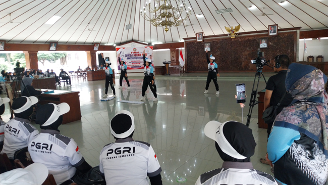 Lomba Senam PGRI Bojonegoro Berlangsung Meriah, Nyalakan Semangat...