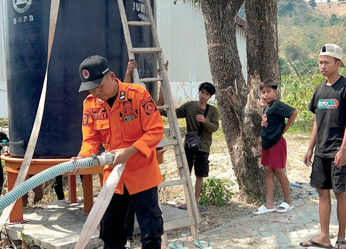 Peduli Warga Terdampak Kekeringan, KKN-TK Unigoro Gandeng BPBD...