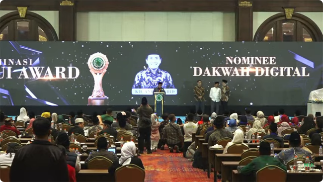 Da' Kondang Bojonegoro KH. Anwar Zahid Raih Dakwah...