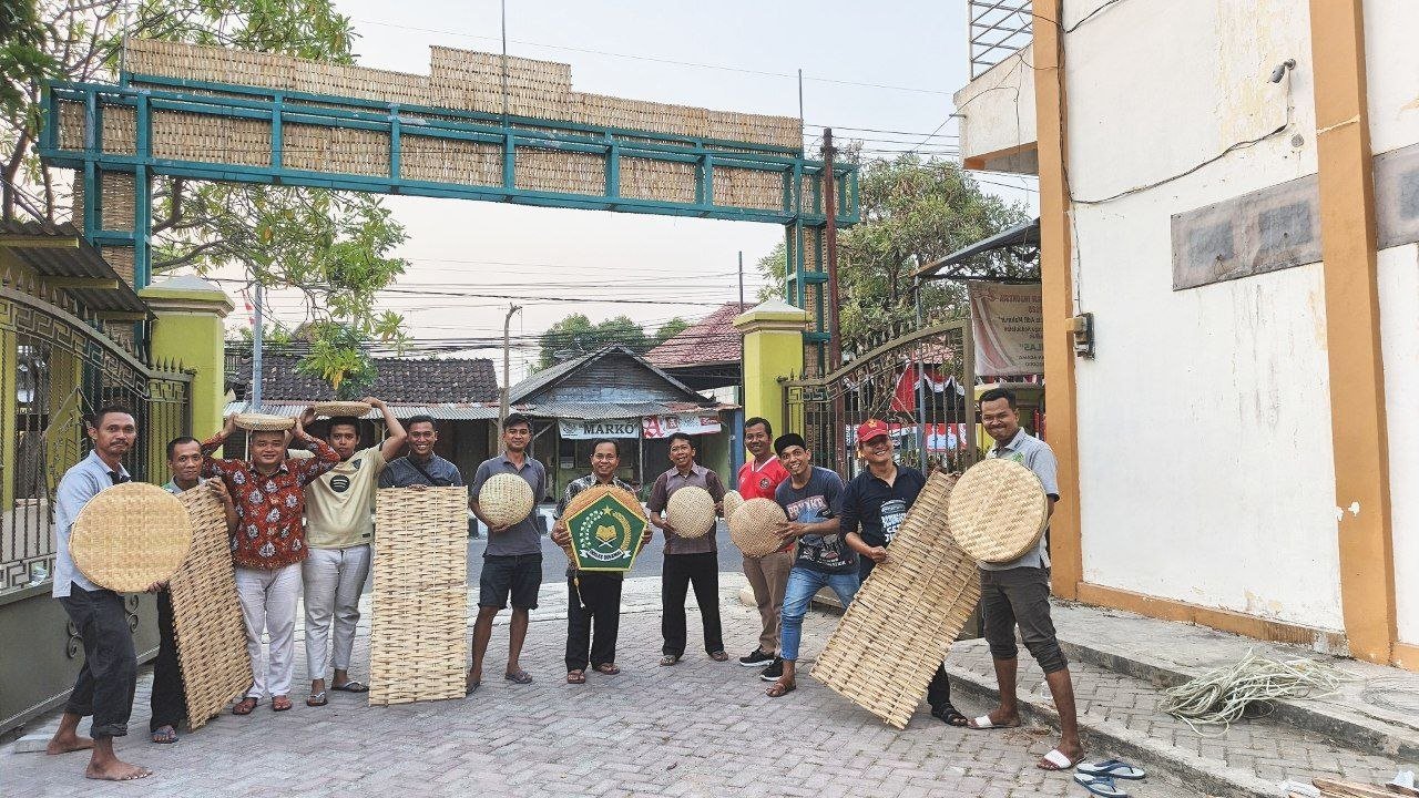 Kreatif dan Ramah Lingkungan, Kemenag Bojonegoro Percantik Kantor...