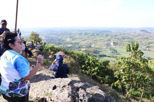 Titik Lokasi Geomorfologi dan Tektonik Zona Kendeng, Pesona...