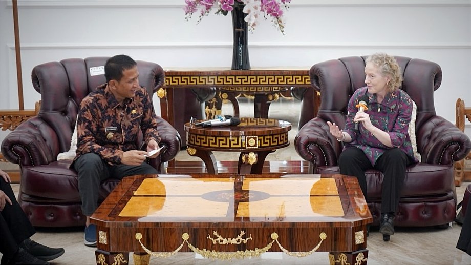 Bahas Isu Strategis, Presiden ExxonMobil Indonesia Temui Bupati Bojonegoro di Gedung Putih