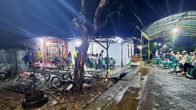 Suasana Rumah Duka Warga Bojonegoro yang Terlibat Laka Maut di Tawangmangu