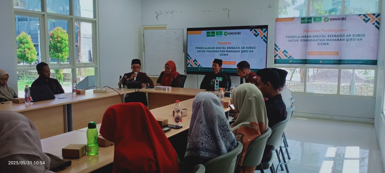Dosen UNUGIRI Prodi BSA Kenalkan Metode AR Kubus Pada Guru Bahasa Arab Naungan LP Ma'arif Bojonegoro