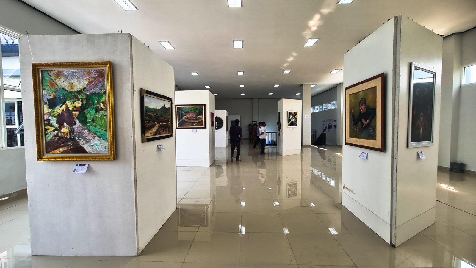 52 Karya Seni Rupa Dipamerkan di Gedung PIG Bojonegoro