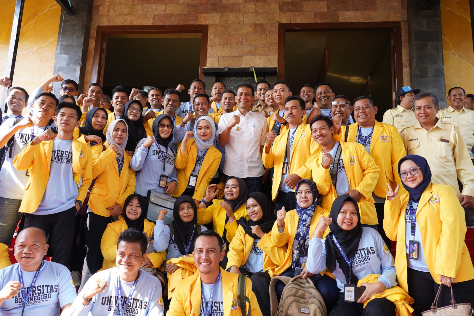 Bupati Bojonegoro Berangkatkan 792 Mahasiswa KKN TK Unigoro, Fokus Optimalisasi Potensi Desa untuk Geopark Berkelanjutan
