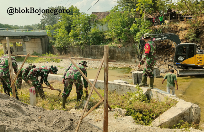 Rehabilitasi Check Dam Sekonang, Ikhtiar TMMD 125 Bojonegoro Jaga Air Baku